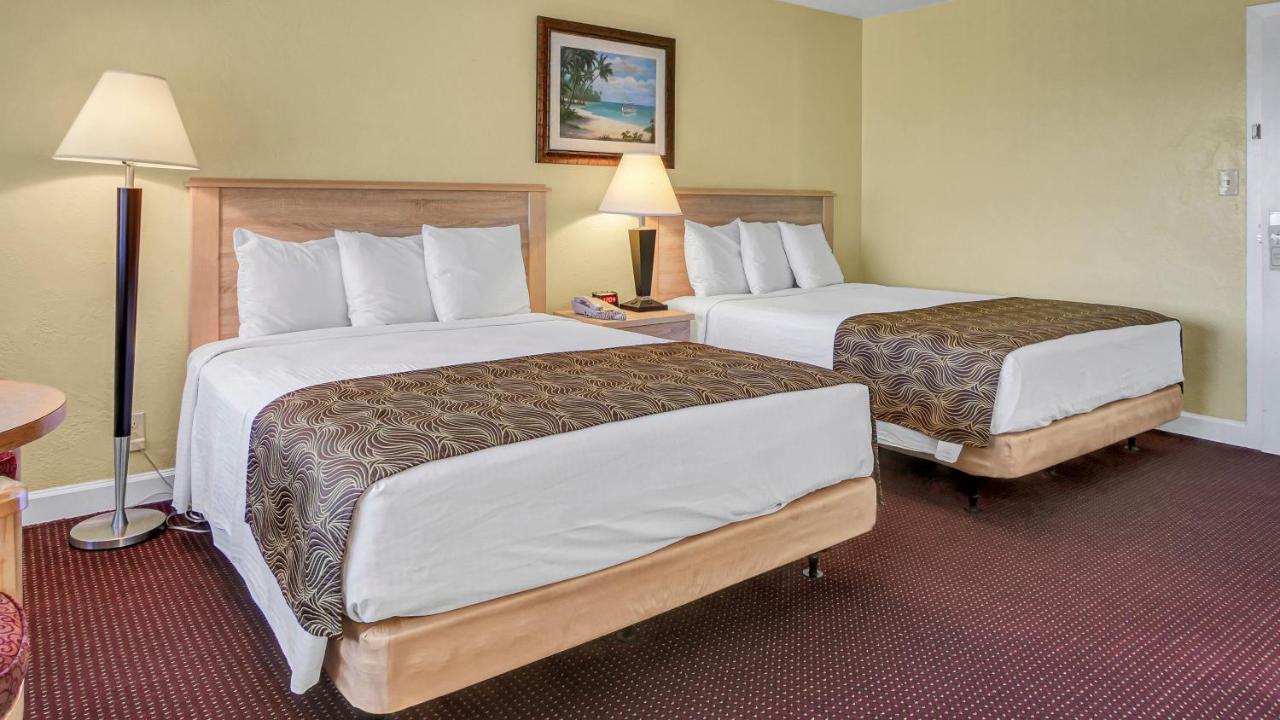 Page Terrace Beachfront Hotel St. Pete Beach Luaran gambar