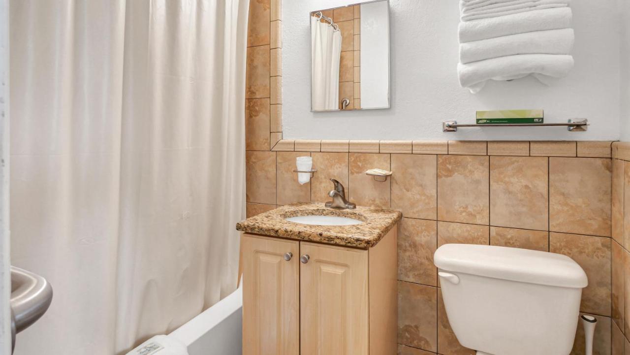 Page Terrace Beachfront Hotel St. Pete Beach Luaran gambar