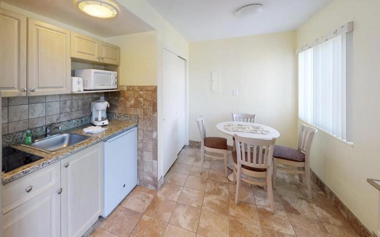 Page Terrace Beachfront Hotel St. Pete Beach Luaran gambar